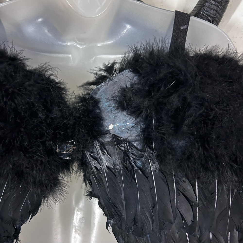 3 piece Maleficent costume - Picture 8 of 10